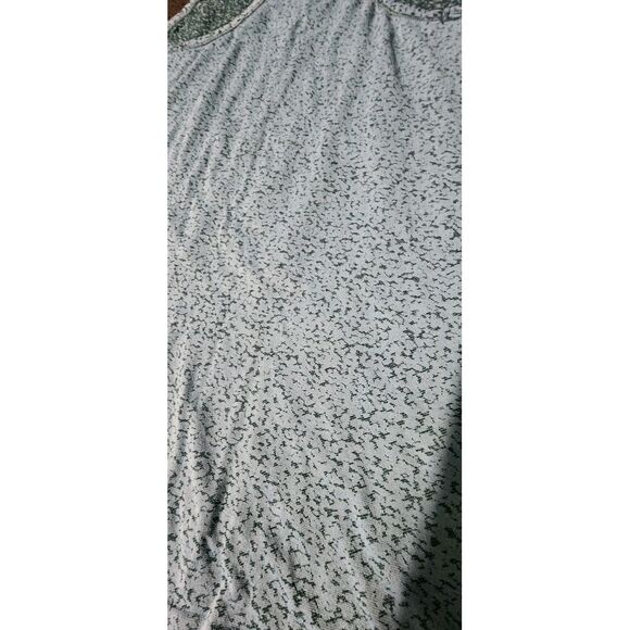 NWOT Athleta‎ Speedlight Gravel Tank Green Sage SIZE Medium Lightweight Yoga - Picture 9 of 9